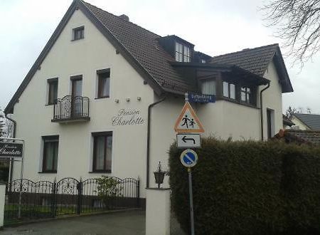 Pension Charlotte Vaterstetten Exterior foto